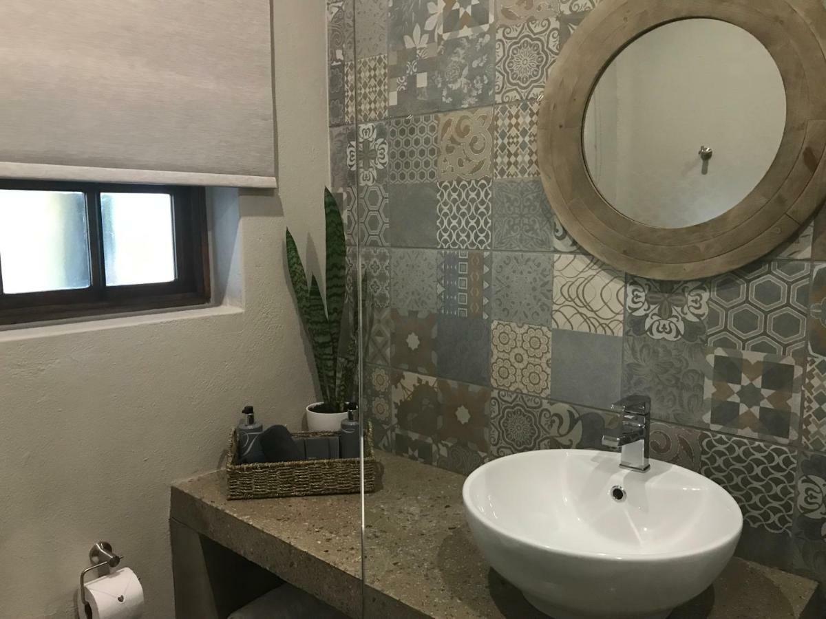Lowveld Living Guesthouse Mbombela Esterno foto